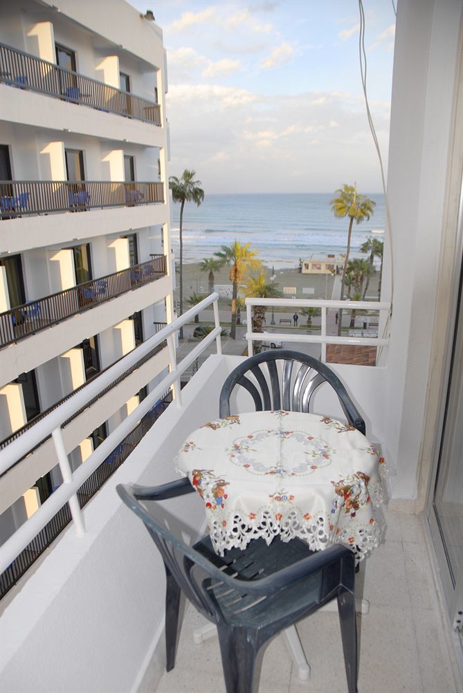 Palm Sea Beach Hotel Apartments Larnaka Exterior foto