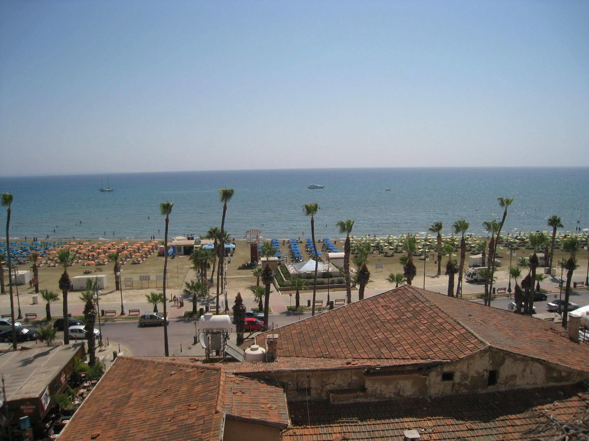 Palm Sea Beach Hotel Apartments Larnaka Exterior foto