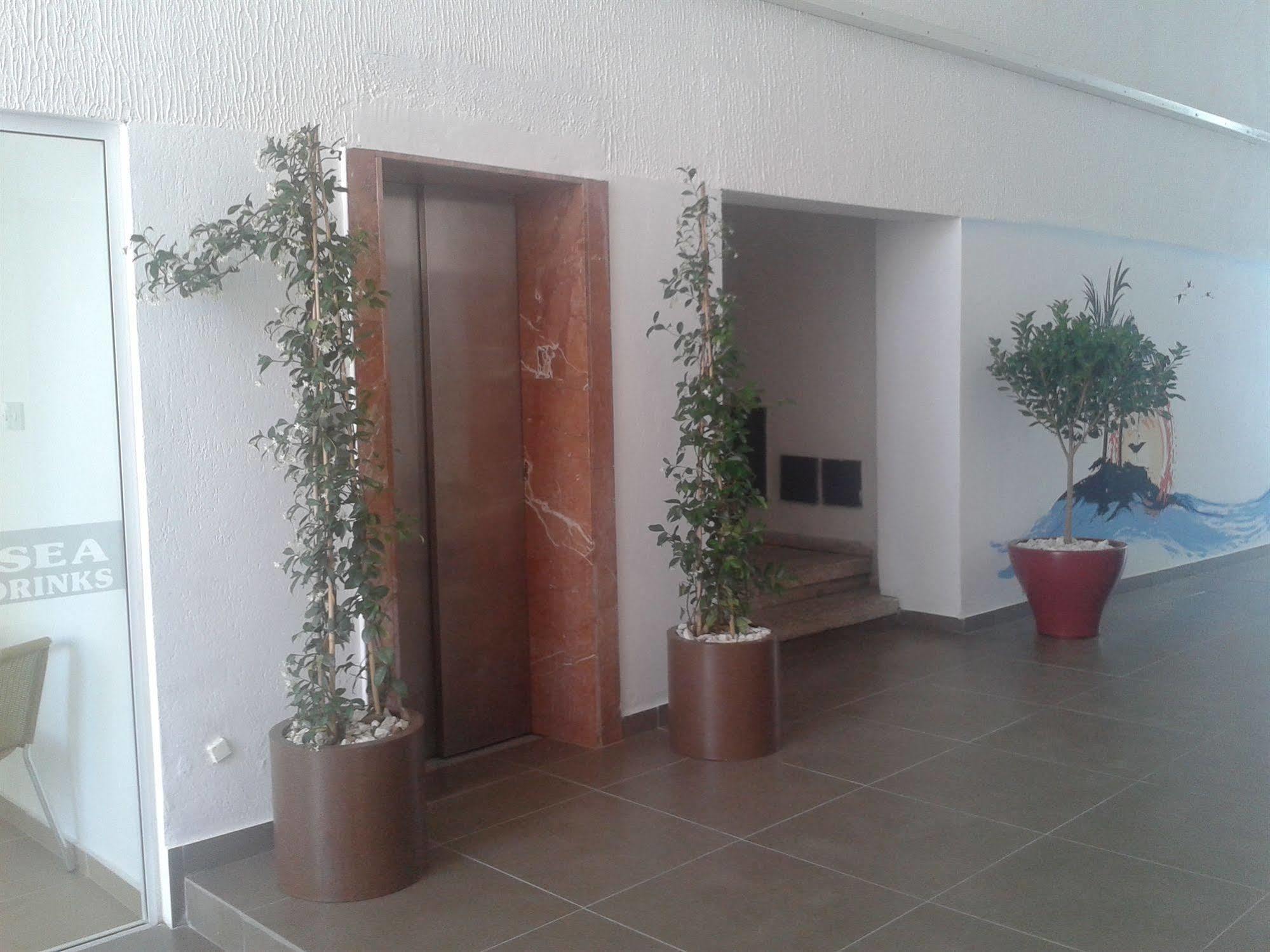 Palm Sea Beach Hotel Apartments Larnaka Exterior foto