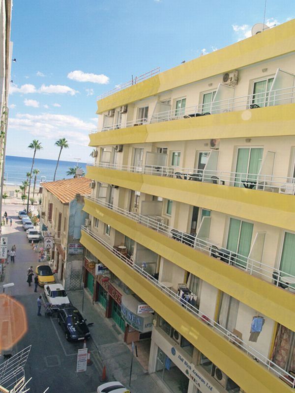 Palm Sea Beach Hotel Apartments Larnaka Exterior foto